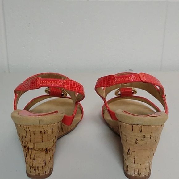 ANNE KLEIN i FLEX CORK, CROCO, SLING BACKSANDAL, ORANGE/RED, GOLD HARDWARE - Picture 2 of 14